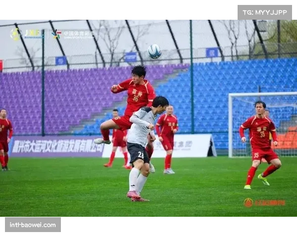 雨中激战，成都凤凰山球场排水系统经受住开赛以来最强降雨考验
